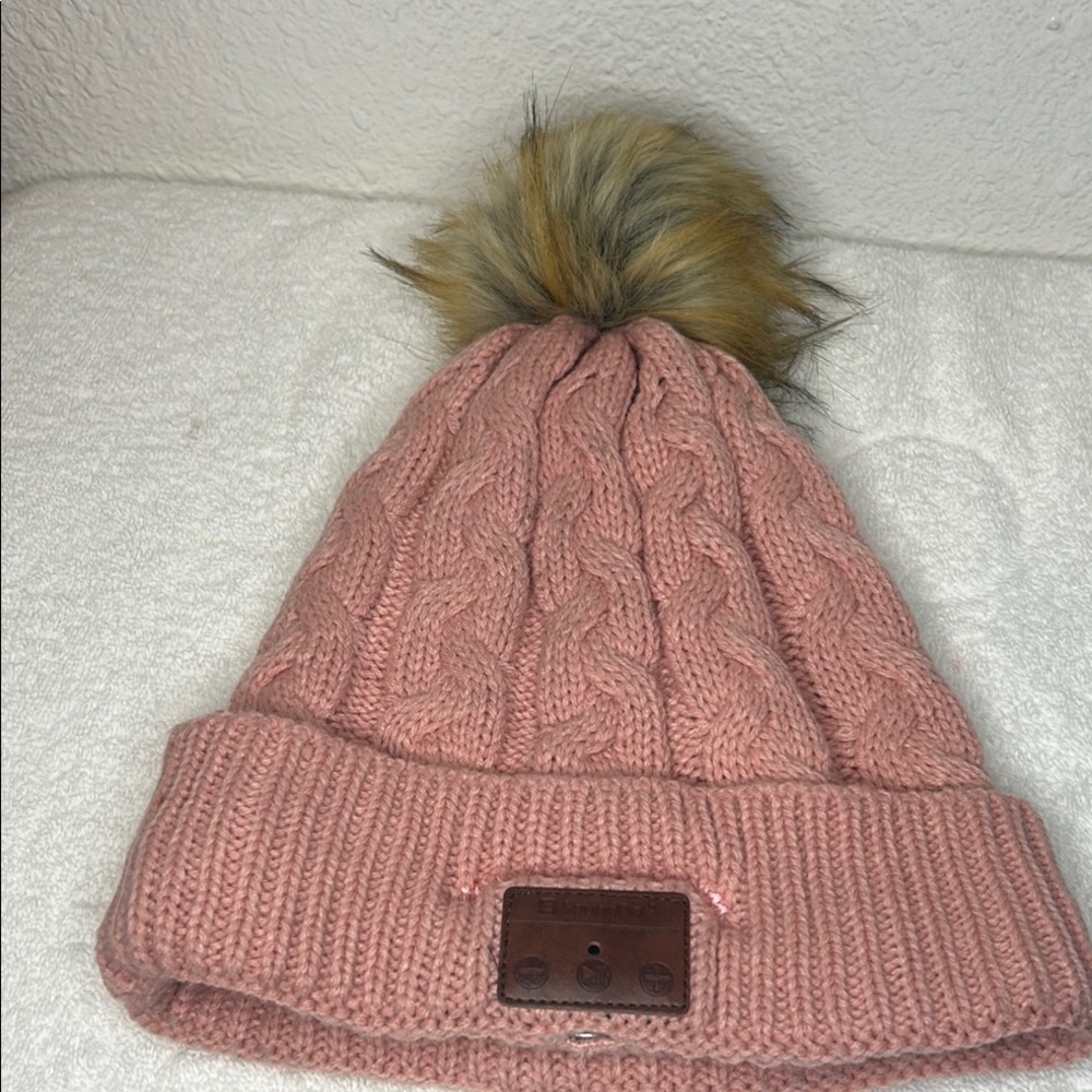 SoundBot Pink Cable Knit Beanie With Bluetooth 4.1 Wireless Fur Pom Pom Hat